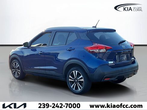 Used 2019 Nissan Kicks SV FWD image 4