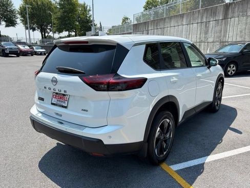 Certified 2025 Nissan Rogue SV AWD/4WD image 8
