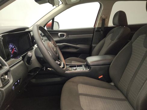 Used 2022 Kia Sorento LX image 17