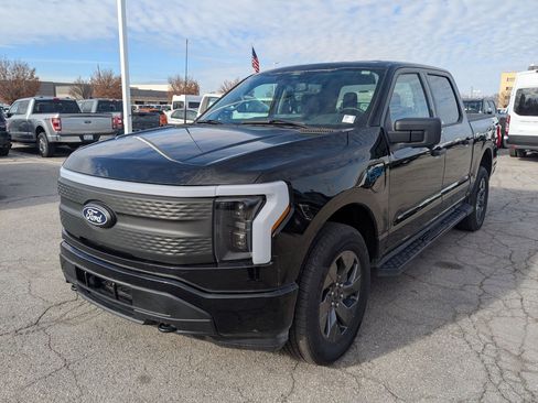 Used 2024 Ford F150 Lightning XLT image 10