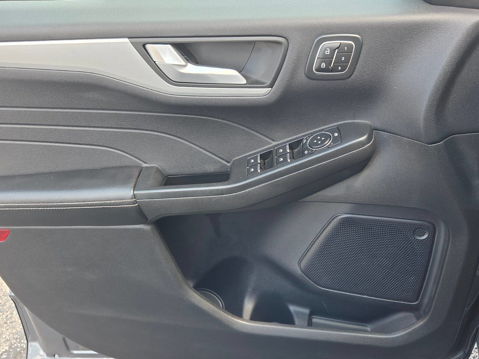 Used 2024 Ford Escape Platinum AWD/4WD image 31