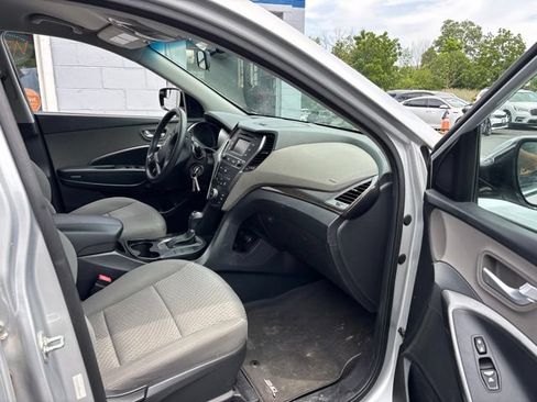 Used 2017 Hyundai Santa Fe Sport FWD image 8