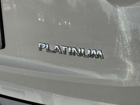 Used 2022 Nissan Rogue Platinum w/ Head-Up Display Package image 48