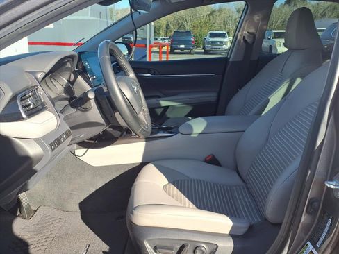 Used 2024 Toyota Camry SE image 17