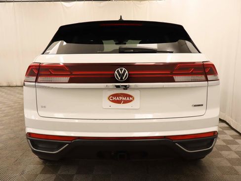 Certified 2025 Volkswagen Atlas Cross Sport SE image 5