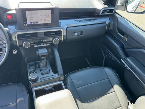 Used 2024 Toyota Tacoma TRD Sport image 15