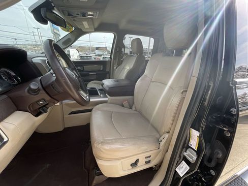 Used 2014 RAM 2500 Laramie w/ Convenience Group AWD/4WD image 18