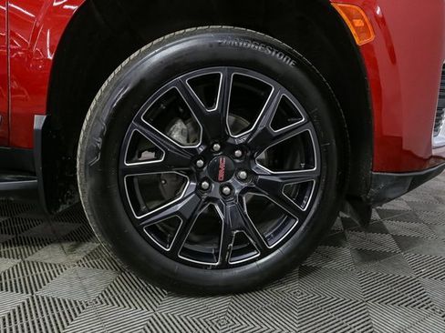 Used 2024 GMC Yukon Denali image 17