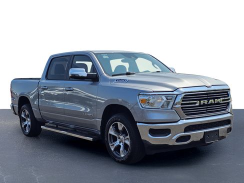 Used 2024 RAM 1500 Laramie AWD/4WD image 5