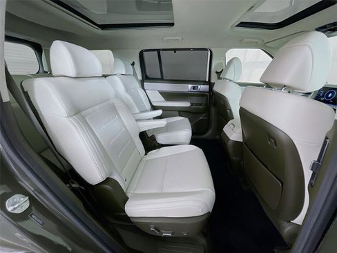 Used 2025 Hyundai Santa Fe Calligraphy FWD image 33