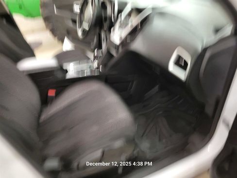 Used 2016 Chevrolet Equinox LT w/ Convenience Package image 16