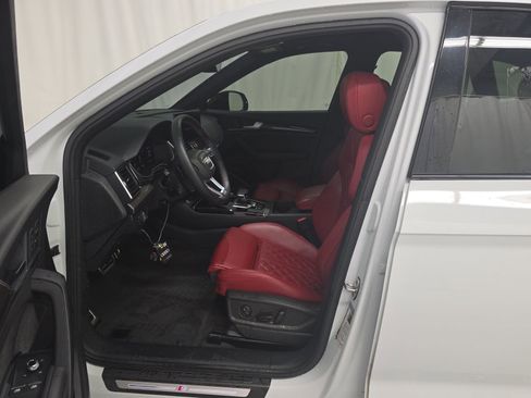 Used 2023 Audi SQ5 Premium Plus w/ Premium Plus Package image 3