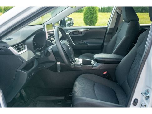 Used 2023 Toyota RAV4 LE FWD image 12