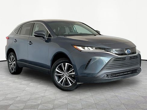 Used 2023 Toyota Venza LE AWD/4WD image 3