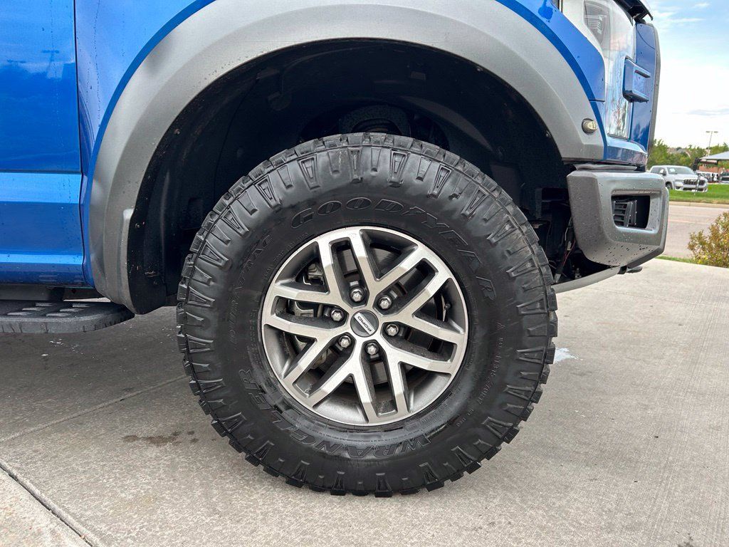 Used 2017 Ford F150 Raptor w/ Equipment Group 802A Luxury AWD/4WD image 34