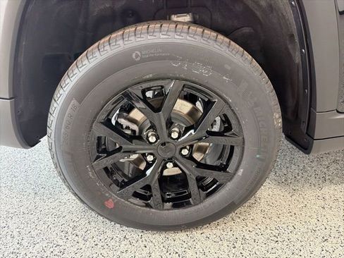 New 2026 Jeep Grand Cherokee Altitude image 31