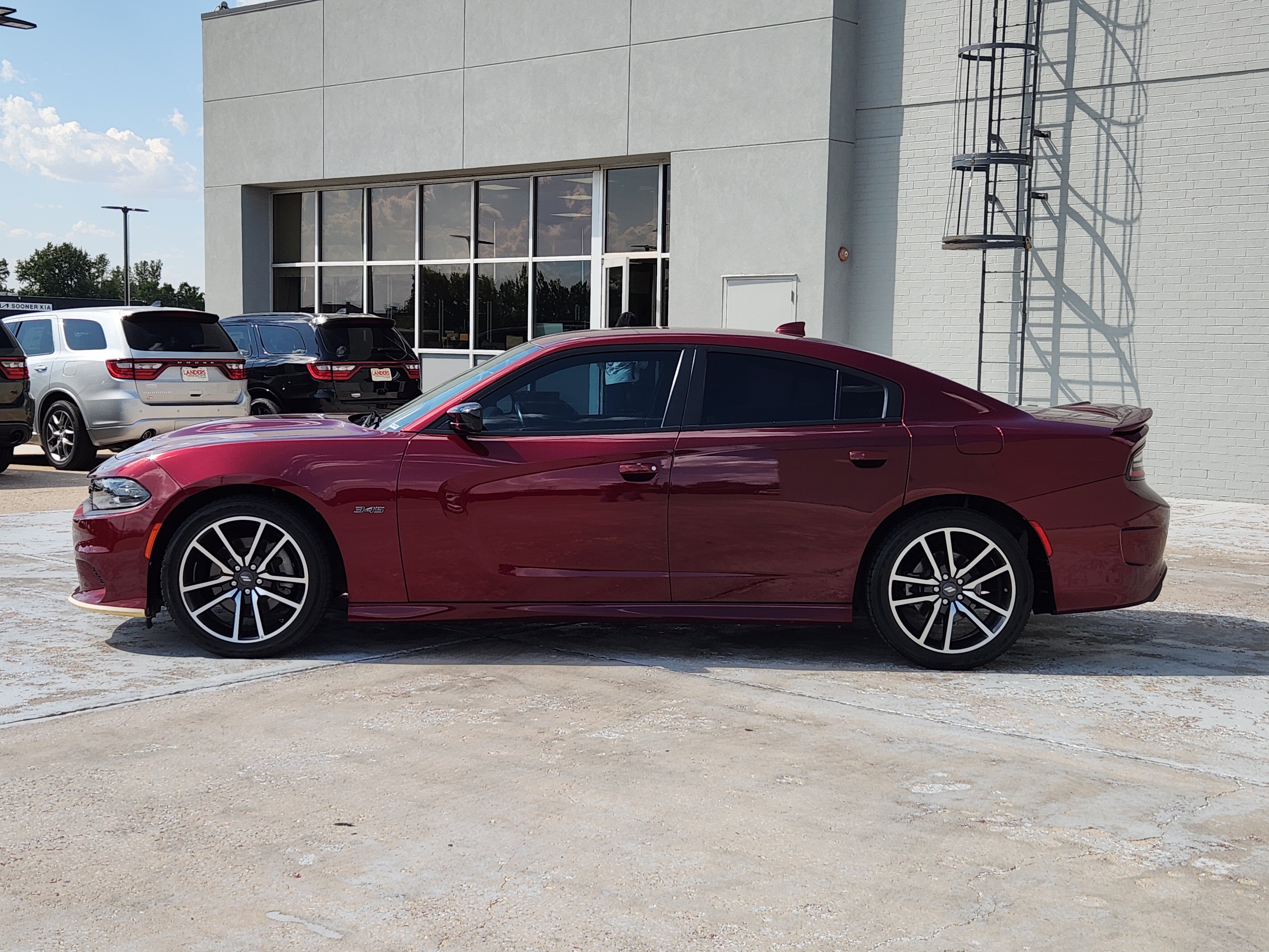 Used 2023 Dodge Charger R/T RWD image 5