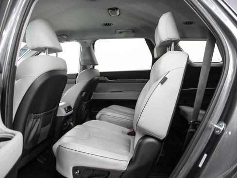 Used 2025 Hyundai Palisade SEL AWD/4WD image 16