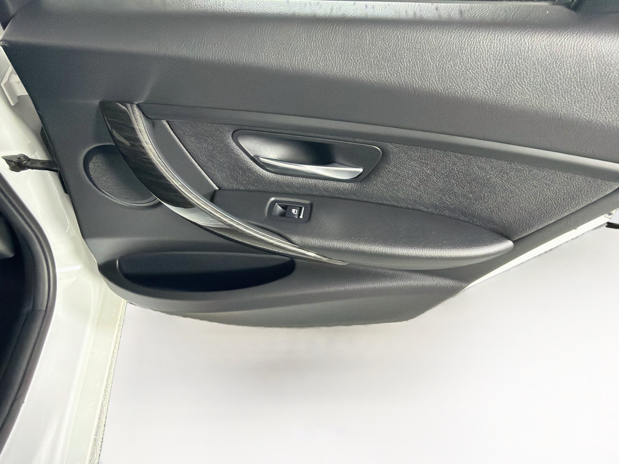 Used 2018 BMW 320i Sedan RWD image 29