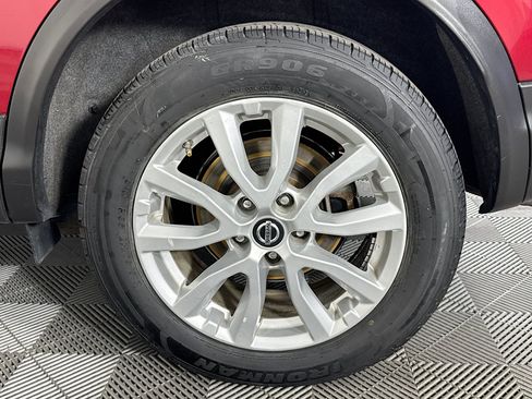 Used 2020 Nissan Rogue Sport SV w/ All-Weather Package AWD/4WD image 35