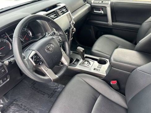Used 2022 Toyota 4Runner TRD Sport w/ Technology Package RWD image 10