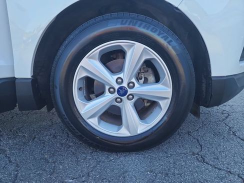 Used 2019 Ford Edge SE FWD image 26