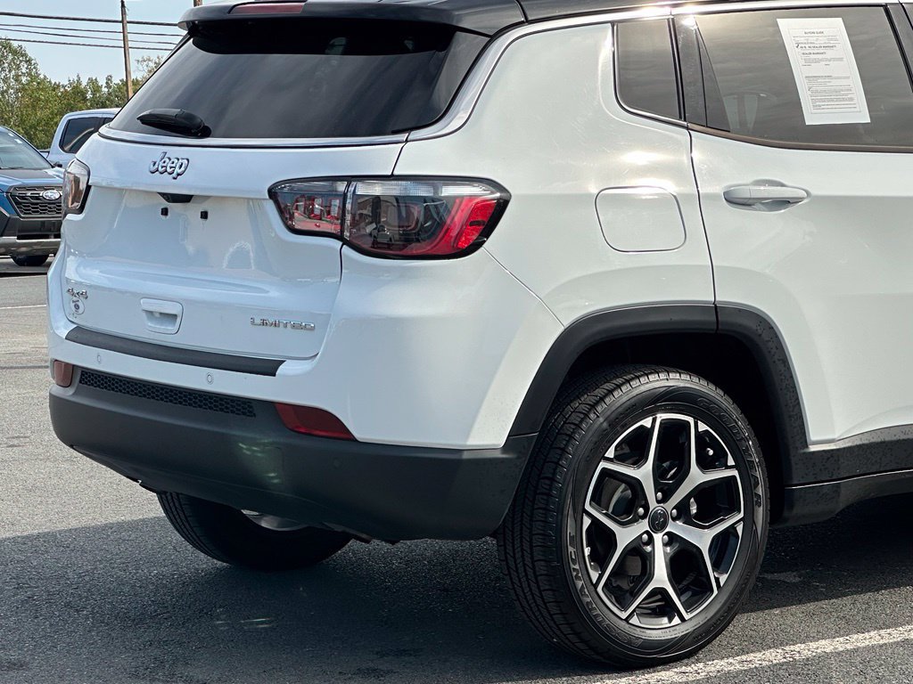 Used 2025 Jeep Compass Limited AWD/4WD image 40