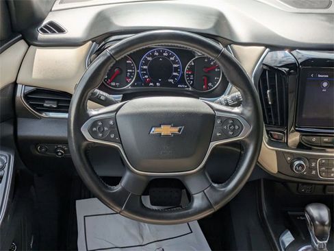 Used 2022 Chevrolet Traverse Premier image 15