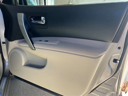 Used 2013 Nissan Rogue SV AWD/4WD image 19
