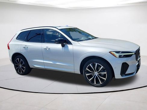 Certified 2024 Volvo XC60 B5 Plus image 1
