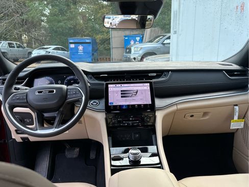 New 2025 Jeep Grand Cherokee L Limited w/ Trailer Tow Package image 43