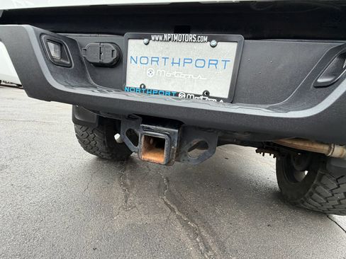 Used 2017 Toyota Tacoma SR AWD/4WD image 25