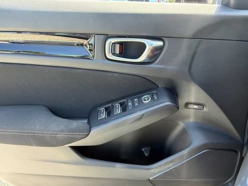 Used 2025 Honda Civic Sport image 32