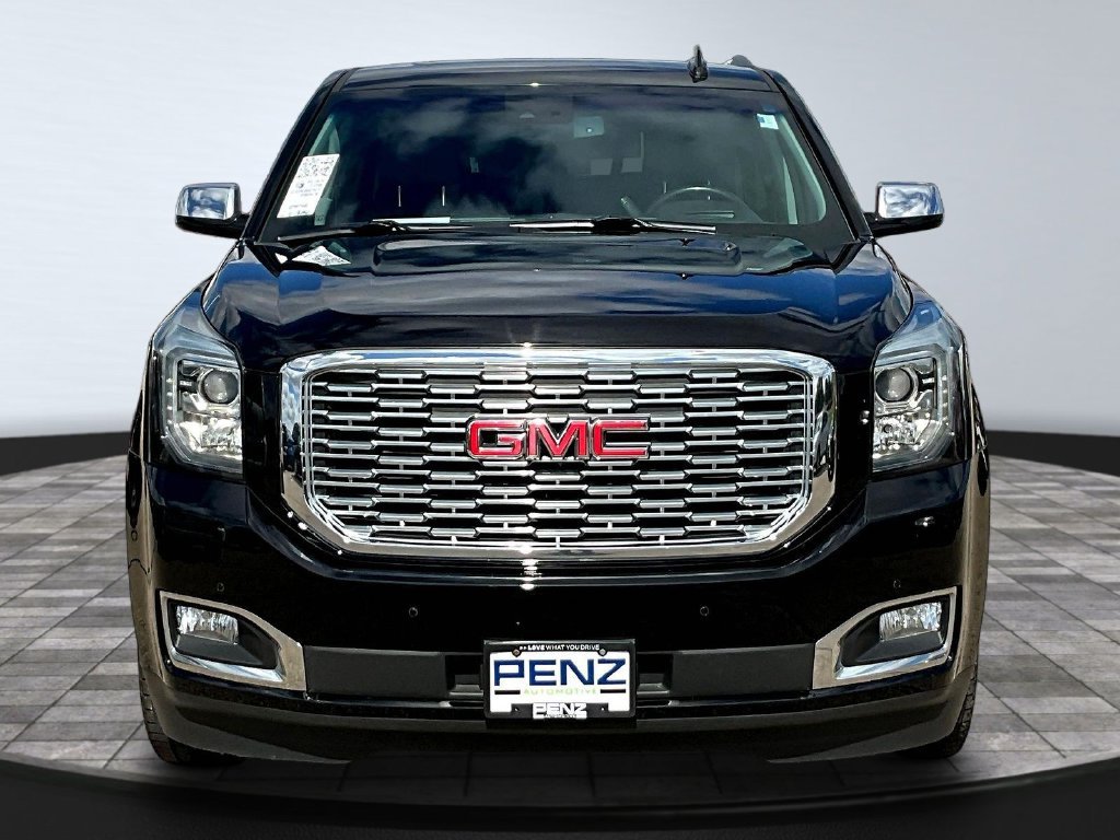 Used 2019 GMC Yukon Denali w/ Denali Ultimate Black Edition AWD/4WD image 2