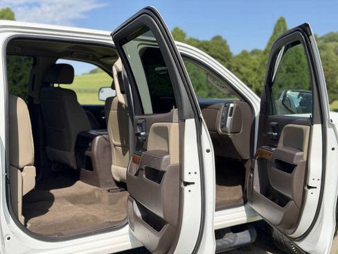 Used 2016 Chevrolet Silverado 1500 LTZ w/ Sport Package AWD/4WD image 18