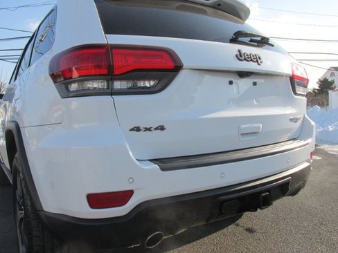 Used 2017 Jeep Grand Cherokee Trailhawk w/ Trailhawk Luxury Group AWD/4WD image 25