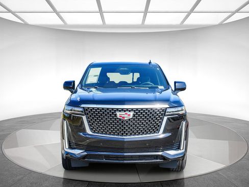 Used 2023 Cadillac Escalade Premium Luxury AWD/4WD image 6