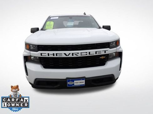 Used 2020 Chevrolet Silverado 1500 Custom w/ Custom Value Package RWD image 2