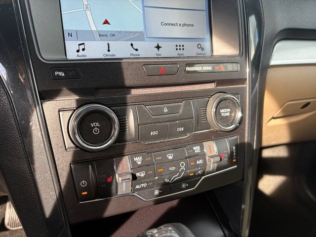 Used 2017 Ford Explorer XLT w/ Equipment Group 201A AWD/4WD image 19