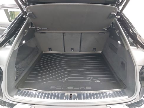 Used 2025 Porsche Cayenne Coupe w/ Premium Package Plus image 14