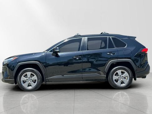Used 2022 Toyota RAV4 XLE w/ Convenience Package FWD image 7