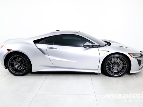 Used 2017 Acura NSX AWD/4WD image 9