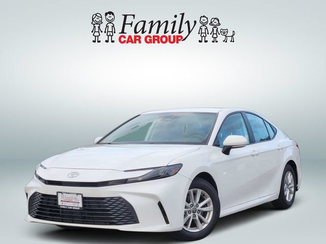Certified 2025 Toyota Camry LE FWD image 1