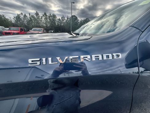Used 2023 Chevrolet Silverado 1500 LT image 29