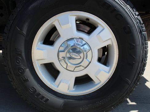 Used 2010 Ford F150 XLT image 22