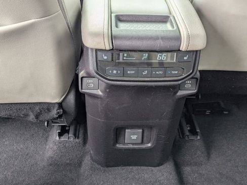 Used 2024 Toyota Grand Highlander Limited image 20