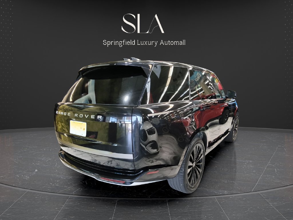 Used 2025 Land Rover Range Rover SE AWD/4WD image 6