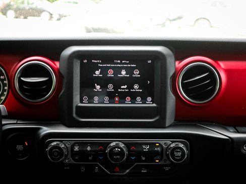 Used 2021 Jeep Gladiator Rubicon w/ Cold Weather Group AWD/4WD image 28