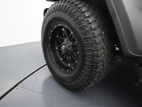 Used 2020 Jeep Wrangler Unlimited Willys image 11