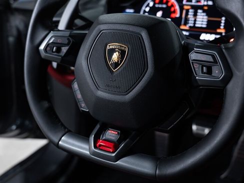 Used 2015 Lamborghini Huracan LP 610-4 AWD/4WD image 44